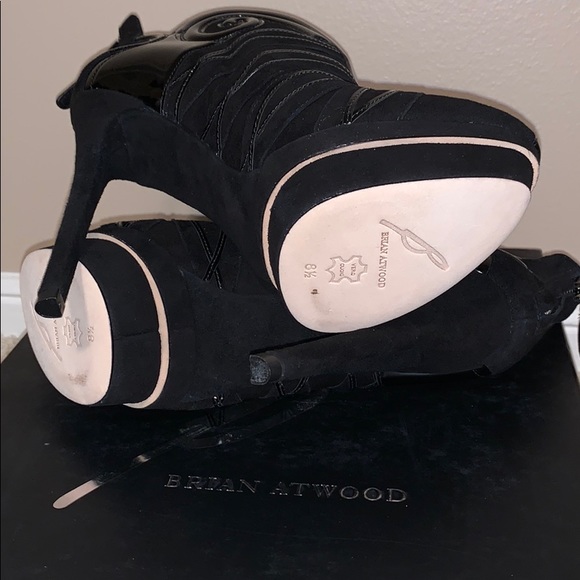 ⭐️2x HOST PICK!⭐️ BNIB Brian Atwood Figara Suede & Patent Platform Booties 8.5 - Picture 7 of 7